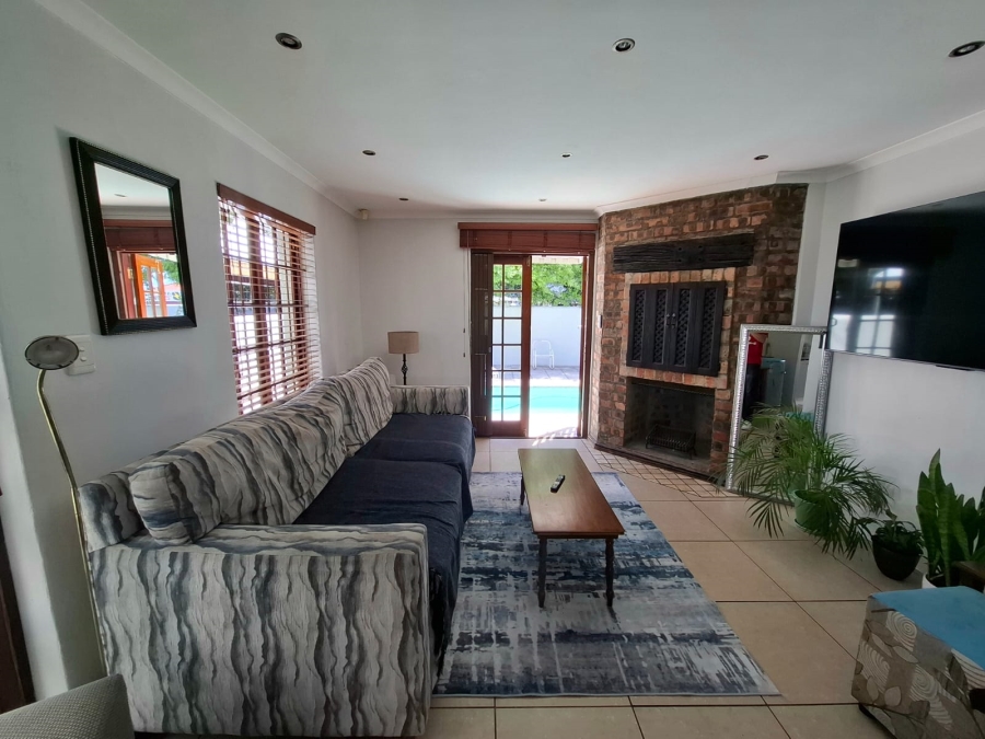 To Let 2 Bedroom Property for Rent in Table View Western Cape
